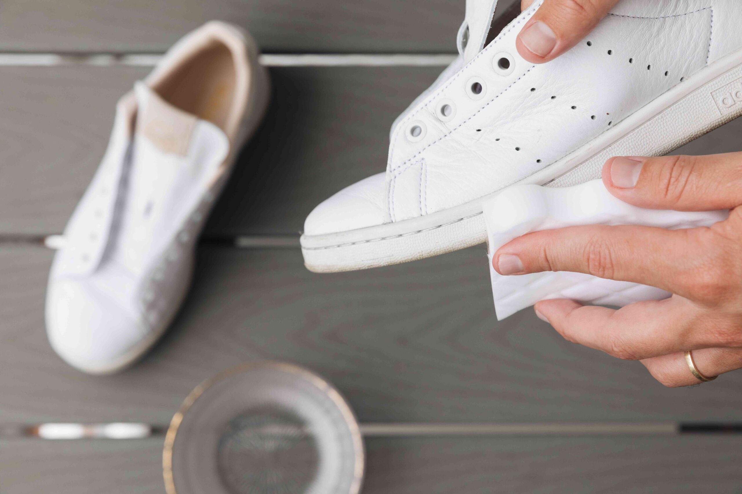 How to Clean White Shoes? related image